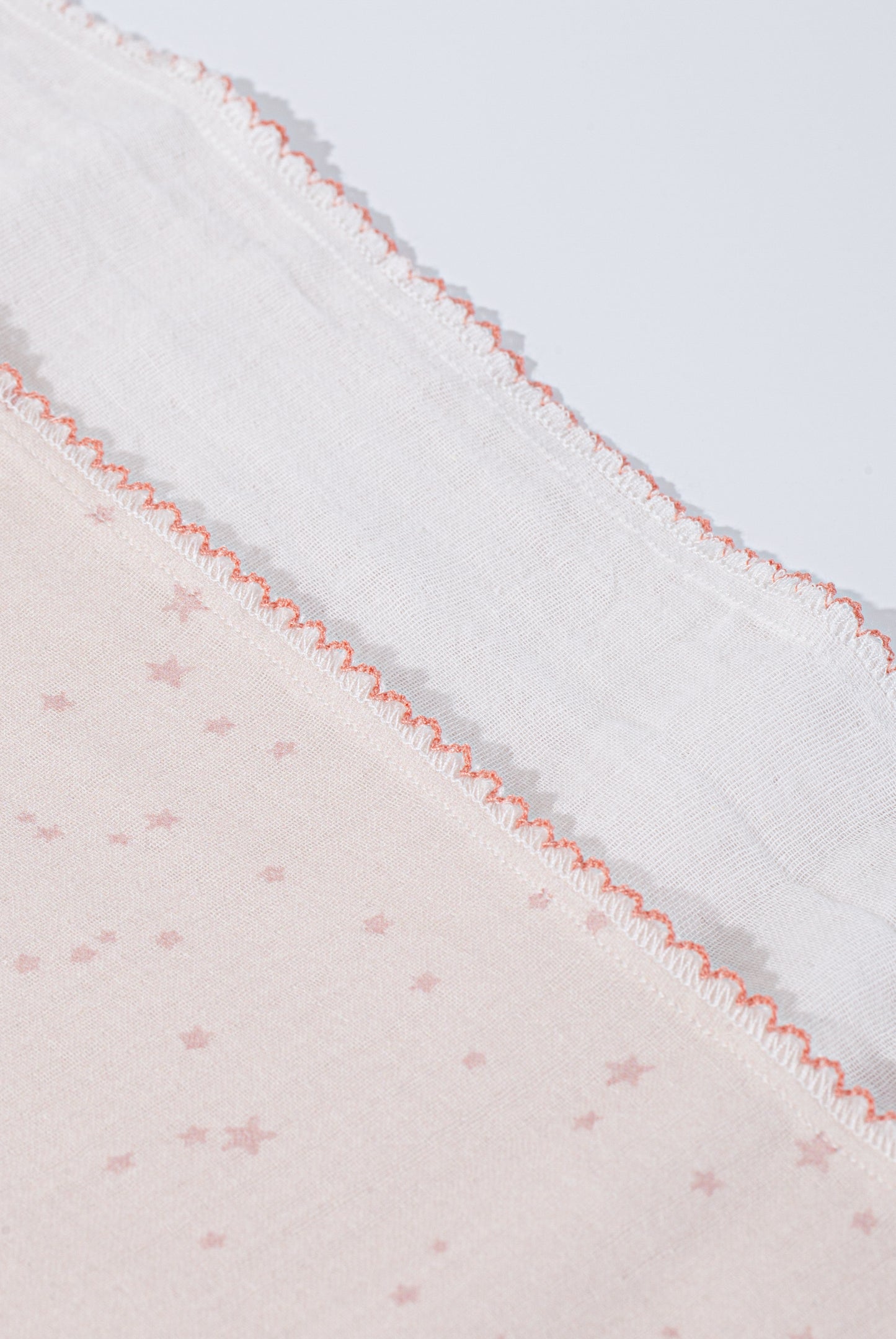 Wholesale Cotton Gauze Bath Towel Four-Layers Cotton Gauze Hook Edge Baby Bath Towel White Red Dot Color White Label Manufacturer