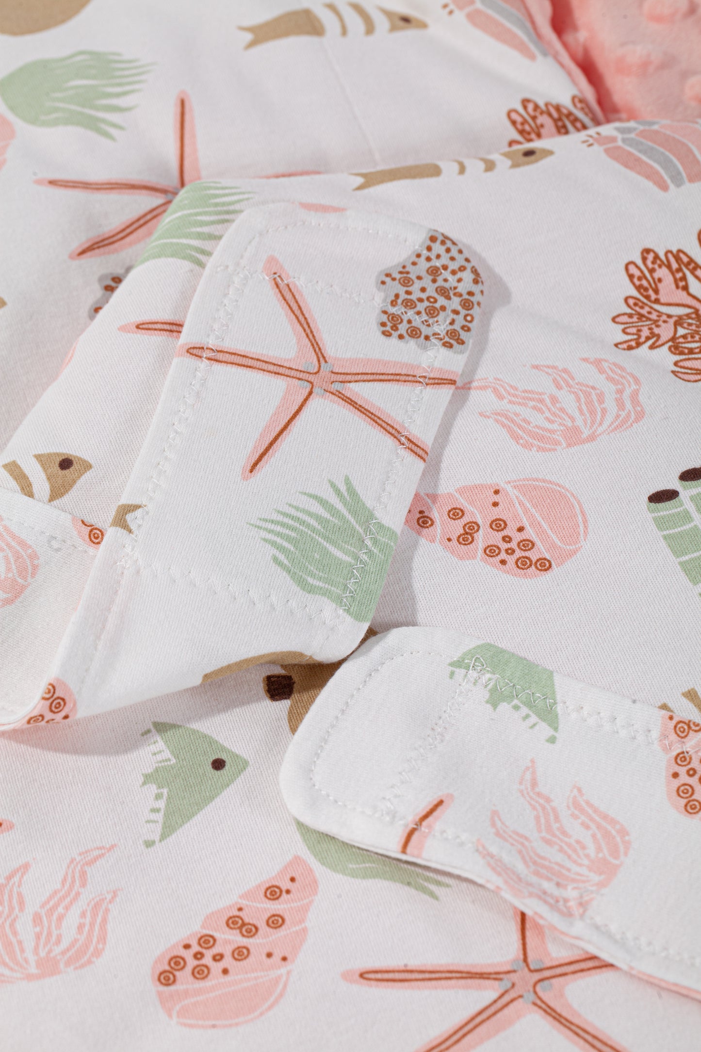 Wholesale Organic Newborn Baby Swaddle Red Blanket White Label Manufacturer